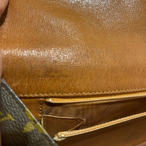Louis Vuitton Vintage Monogram Clutch - Picture 4 of 12